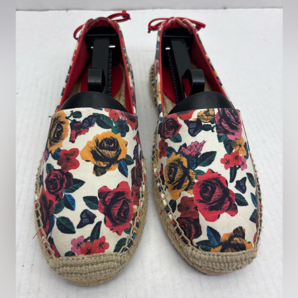 Vera Bradley Floral Canvas Espadrille Slip-Ons, women’s SZ 6, box 21